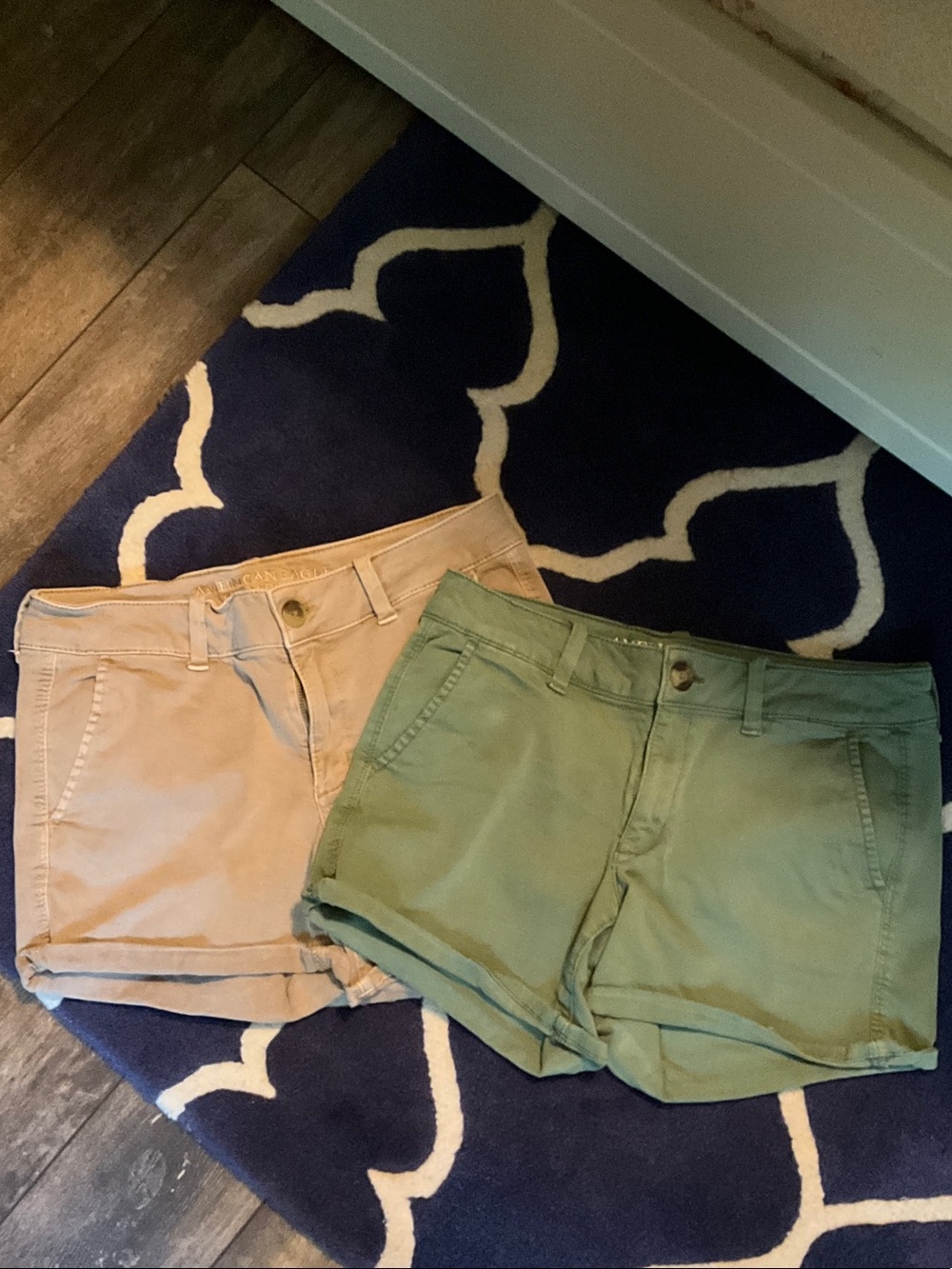 2 pars of American Eagle Outfitters Women’s Shorts - Beige & Olive